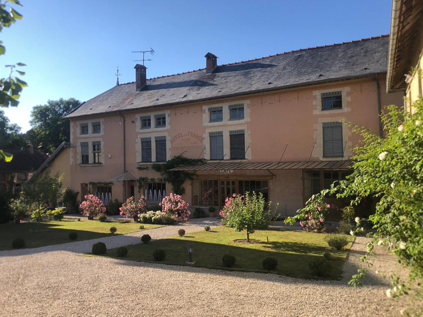 Domaine Hotel De France Cunfin 外观 照片