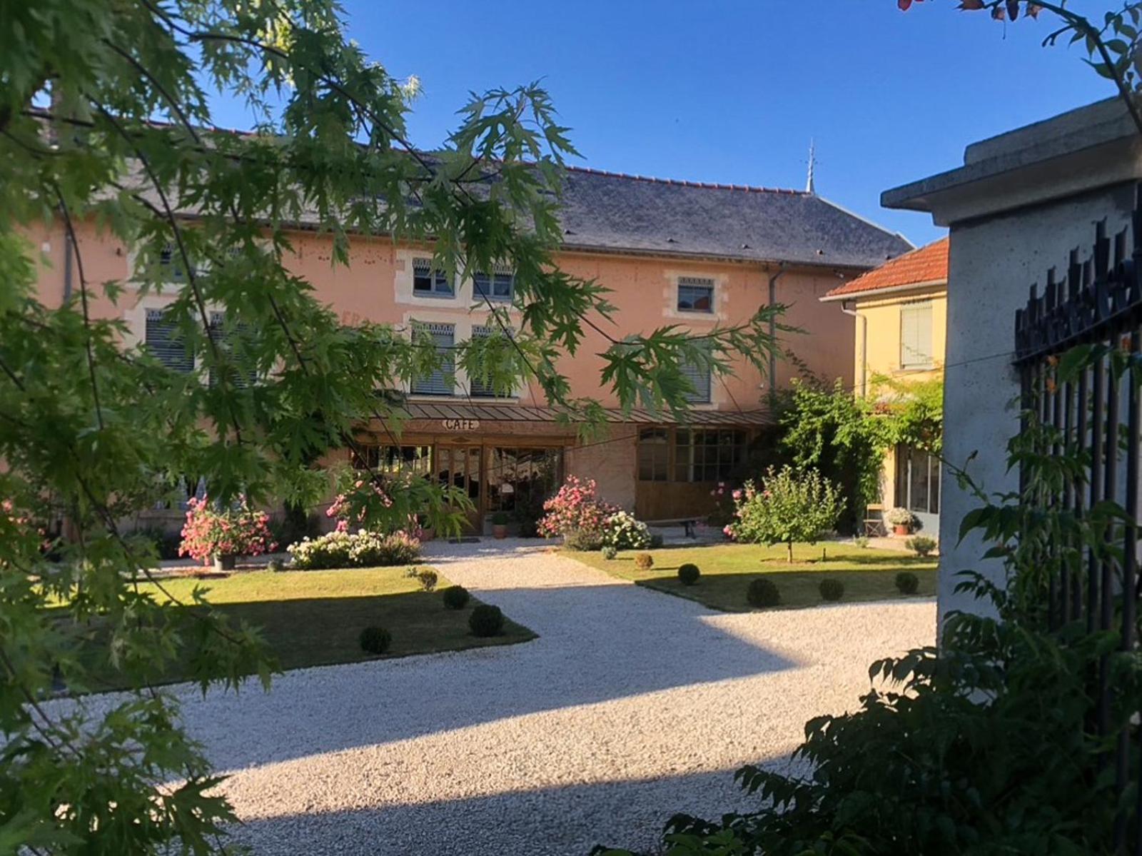 Domaine Hotel De France Cunfin 外观 照片